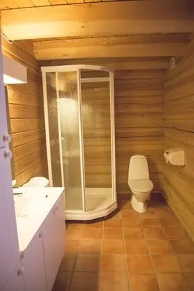 Basic Bungalov, 2 Yatak Odası (linen and towels not included)