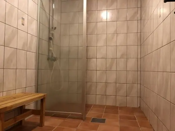 Basic Bungalov, 2 Yatak Odası (linen and towels not included)