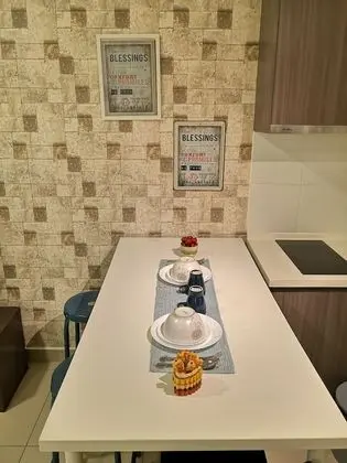 Stüdyo, Havuz Manzaralı