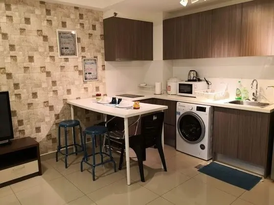 Stüdyo, Havuz Manzaralı