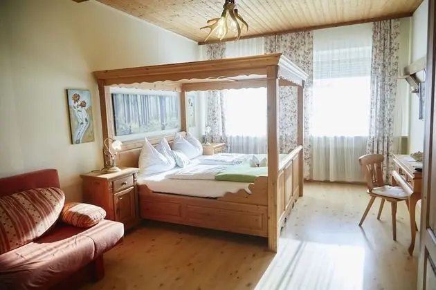 Premium Tek Büyük Yataklı Oda