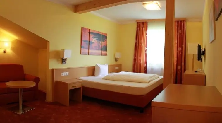 Premium Tek Büyük Yataklı Oda