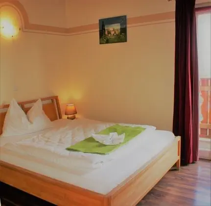 Tek Büyük Yataklı Oda