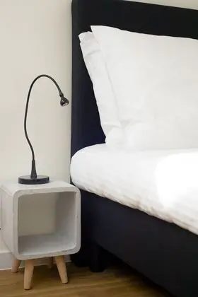 Tek Büyük Yataklı Oda, Penceresiz