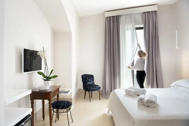 Classic Tek Büyük Yataklı Oda, Kısmi Deniz Manzaralı