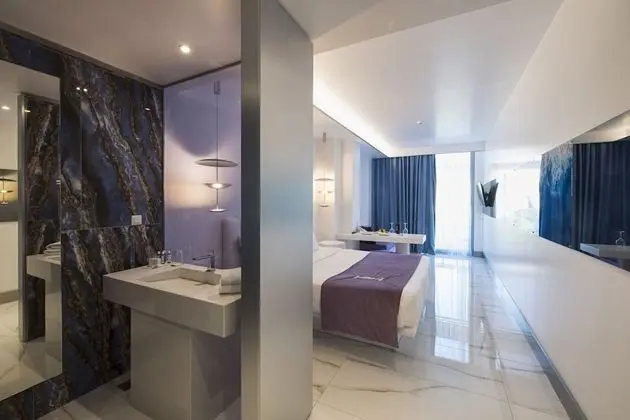 Silver Junior Suite Land View