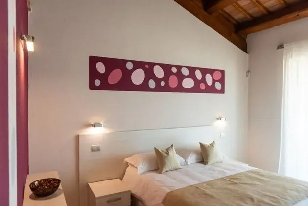 Deluxe Tek Büyük veya İki Ayrı Yataklı Oda, Dağ Manzaralı (Langhe)