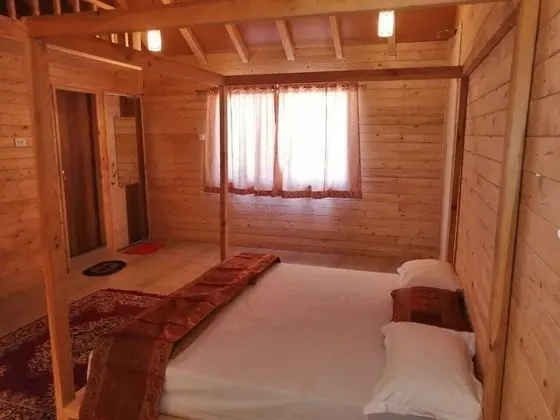 Royal Cedar Pine Room