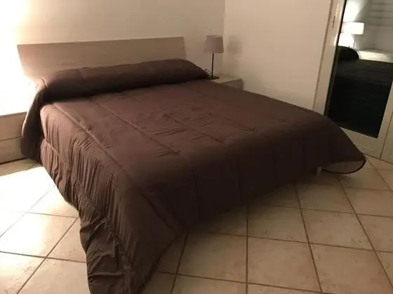 Basic Tek Büyük Yataklı Oda