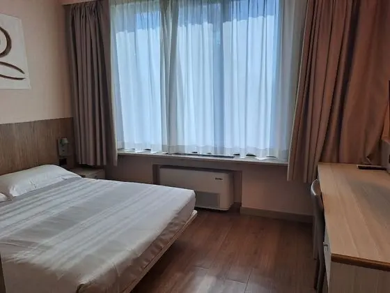 Comfort Büyük Yataklı Tek Kişilik Oda