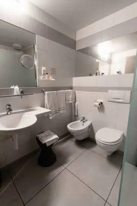 Üç Kişilik Oda, 3 Tek Kişilik Yatak