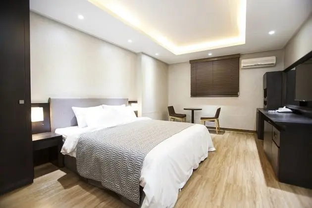 Deluxe Tek Büyük Yataklı Oda