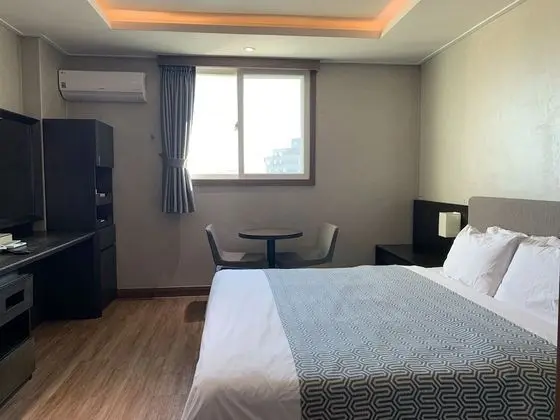 Standard Tek Büyük Yataklı Oda