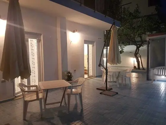 Tek Büyük veya İki Ayrı Yataklı Oda, Teras
