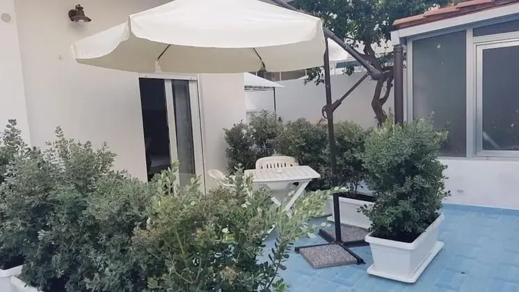 Tek Büyük veya İki Ayrı Yataklı Oda, Teras