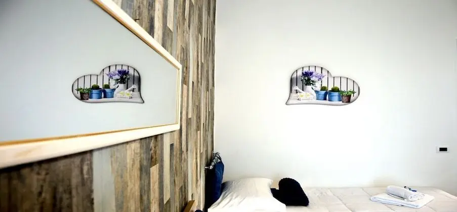 Superior Üç Kişilik Oda, Balkon, Şehir Manzaralı (Lavanda - Private external bathroom)