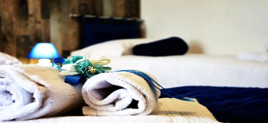 Superior Üç Kişilik Oda, Balkon, Şehir Manzaralı (Lavanda - Private external bathroom)