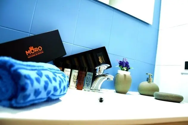 Superior Üç Kişilik Oda, Balkon, Şehir Manzaralı (Lavanda - Private external bathroom)