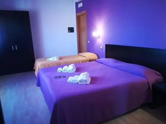 Üç Kişilik Oda