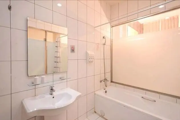 Luxury Tek Büyük Yataklı Oda