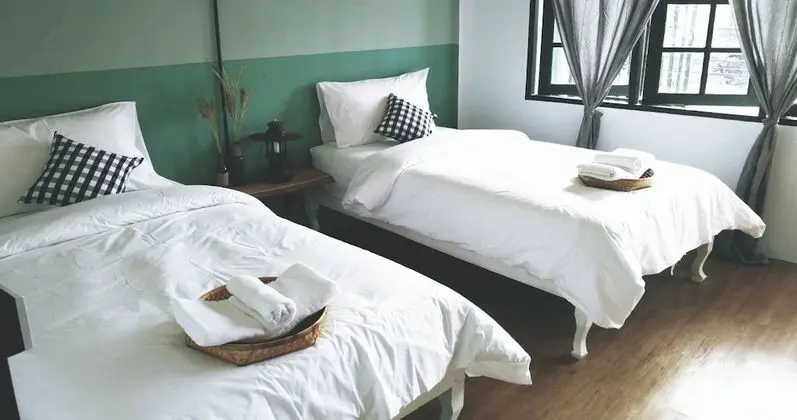 Standard Twin Room with Shared Bathroom