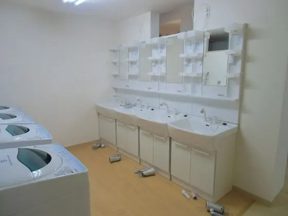 Üç Kişilik Oda, Ortak Banyo (Double Bed)