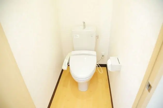 Üç Kişilik Oda, Ortak Banyo (Double Bed)
