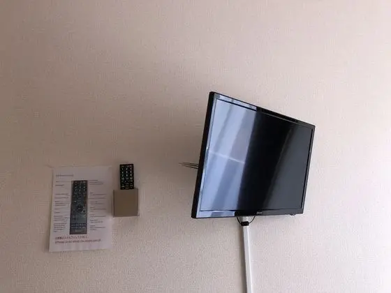 Üç Kişilik Oda, Ortak Banyo (Single Bed B)