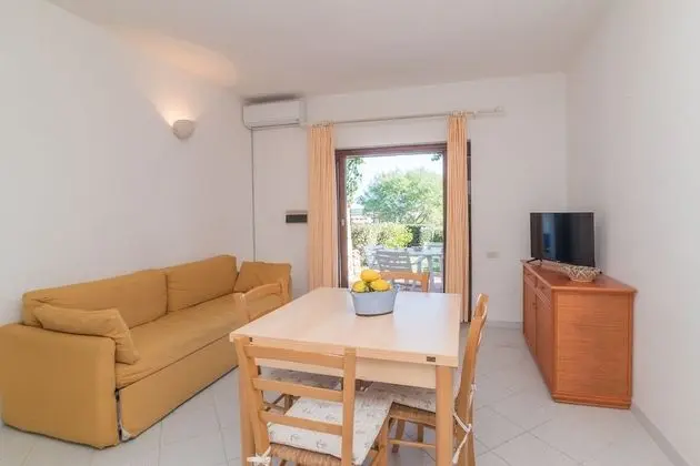 Standard Apart Daire, Birden Çok Yatak, Bahçeli (I Fari 29 600Mt From The Beach)