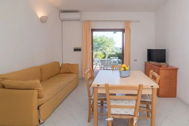 Standard Apart Daire, Birden Çok Yatak, Bahçeli (I Fari 29 600Mt From The Beach)