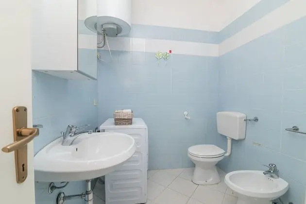 Standard Apart Daire, Birden Çok Yatak, Bahçeli (I Fari 29 600Mt From The Beach)