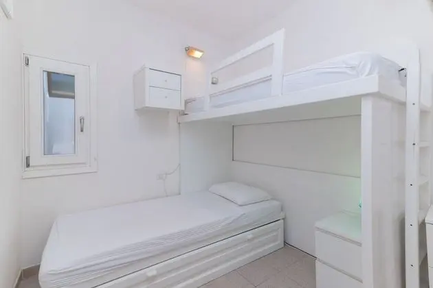 Family Apart Daire, Birden Çok Yatak, Bahçeli (I Fari 77 600MT From The Beach)