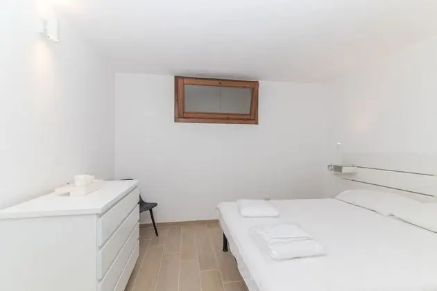 Standart Sıra Ev, 1 Çift Kişilik Yatak ve Çekyat, Bahçeli (I Fari 85 600Mt From The Beach)