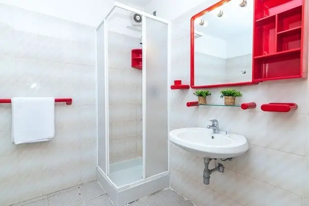 Family Apart Daire, Birden Çok Yatak, 2 Banyolu, Bahçeli (I Fari C109 600Mt From The Beach)