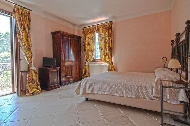 Tek Büyük Yataklı Oda, Balkon
