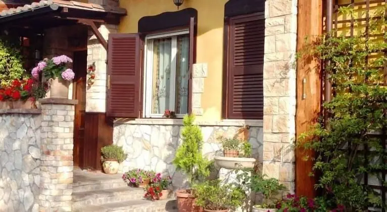 Tek Büyük Yataklı Oda, Özel Banyo (Bouganville)