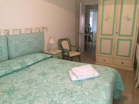 Tek Büyük veya İki Ayrı Yataklı Oda, Balkon, Bahçe Manzaralı