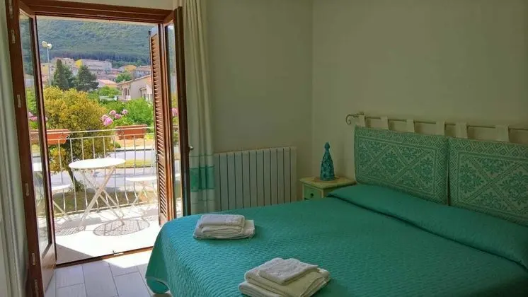 Tek Büyük veya İki Ayrı Yataklı Oda, Balkon, Bahçe Manzaralı