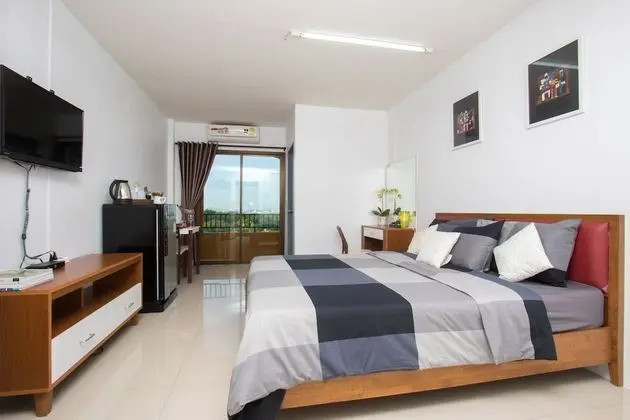 Standard Queen Bed