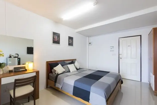 Standard Queen Bed