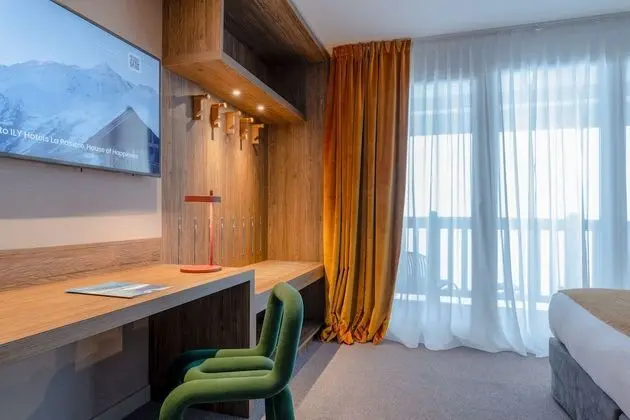 Superior Tek Büyük veya İki Ayrı Yataklı Oda, Balkon, Dağ Manzaralı