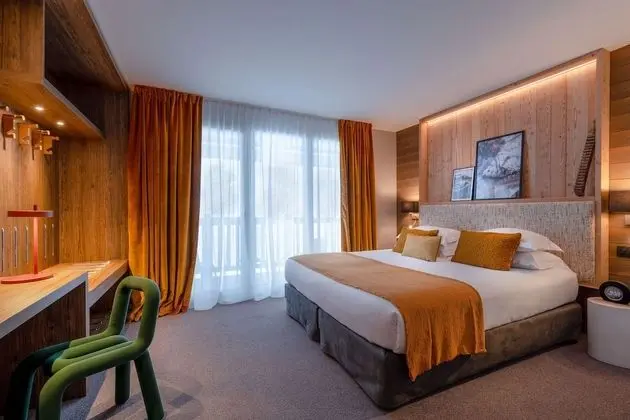 Superior Tek Büyük veya İki Ayrı Yataklı Oda, Balkon, Dağ Manzaralı
