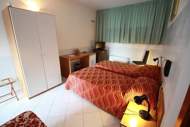 İki Ayrı Yataklı Oda, 2 Tek Kişilik Yatak