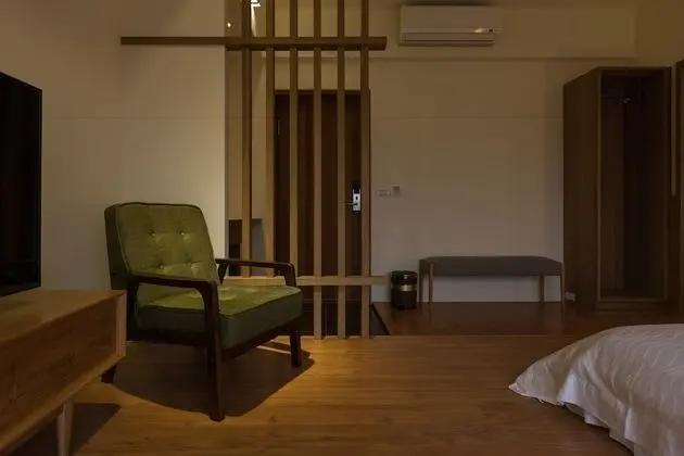 Deluxe Tek Büyük Yataklı Oda (R102)
