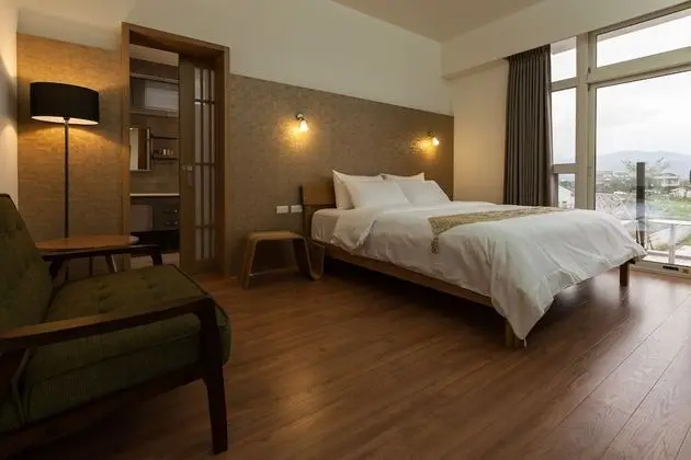 Deluxe Tek Büyük Yataklı Oda (R202)