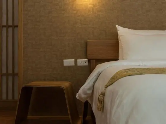Deluxe Tek Büyük Yataklı Oda (R202)