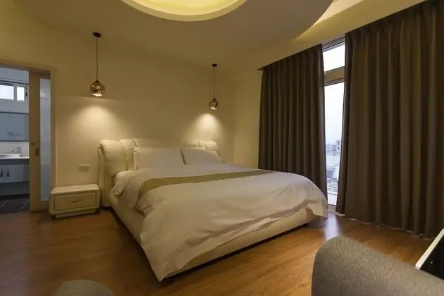 Deluxe Tek Büyük Yataklı Oda (R302)