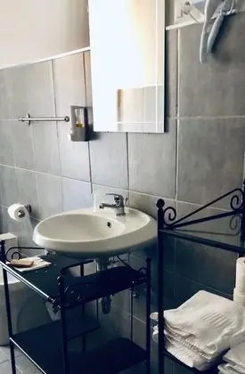 Tek Büyük Yataklı Oda, 1 Büyük (Queen) Boy Yatak