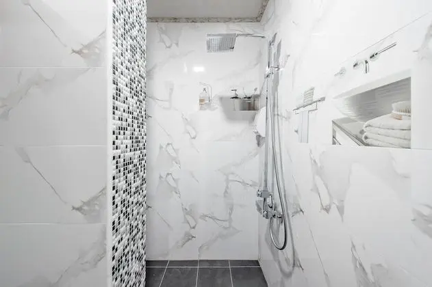 Tek Büyük Yataklı Oda, Balkon