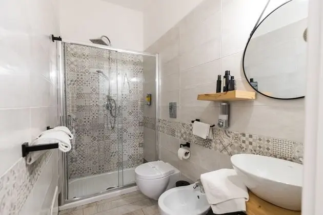 Üç Kişilik Oda, Balkon